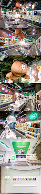 LINE FRIENDS POP-UP STORE IN NEW YORK : 'LINE FRIENDS in NEWYORK' is the first pop-up store to open in the North American region, and the 13th LINE FRIENDS pop-up store. More than 2 million people visited the Times Square location every day where visitors