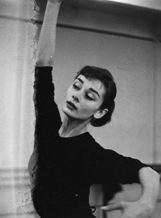 排练芭蕾舞的奥黛丽·赫本 - 人像摄影 ...