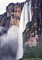 飞屋环游 一睹天使瀑布的魅力 : 天使瀑布又名安赫尔瀑布，源自于美国探险家詹姆斯安赫尔1937年发现了这个瀑布。