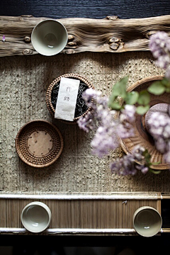 草黛春秋采集到茶室/茶席·茶道·茶文化 茶货铺/茶陈列