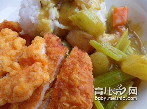 鸡排咖喱米饭

原料：鸡胸肉、土豆、胡萝...