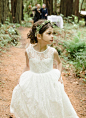 甜美可爱的春季婚礼花童礼服，让你的婚礼萌萌哒~+来自：婚礼时光——关注婚礼的一切，分享最美好的时光。#花童礼服#