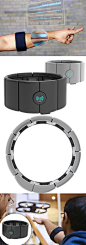 MYO - Wearable Gesture Control from Thalmic Labs http://url.cn/AUNYT0