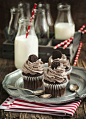 【美图分享】Anjelika Gretskaia的作品《Cupcakes with chocolate cookies》 #500px#