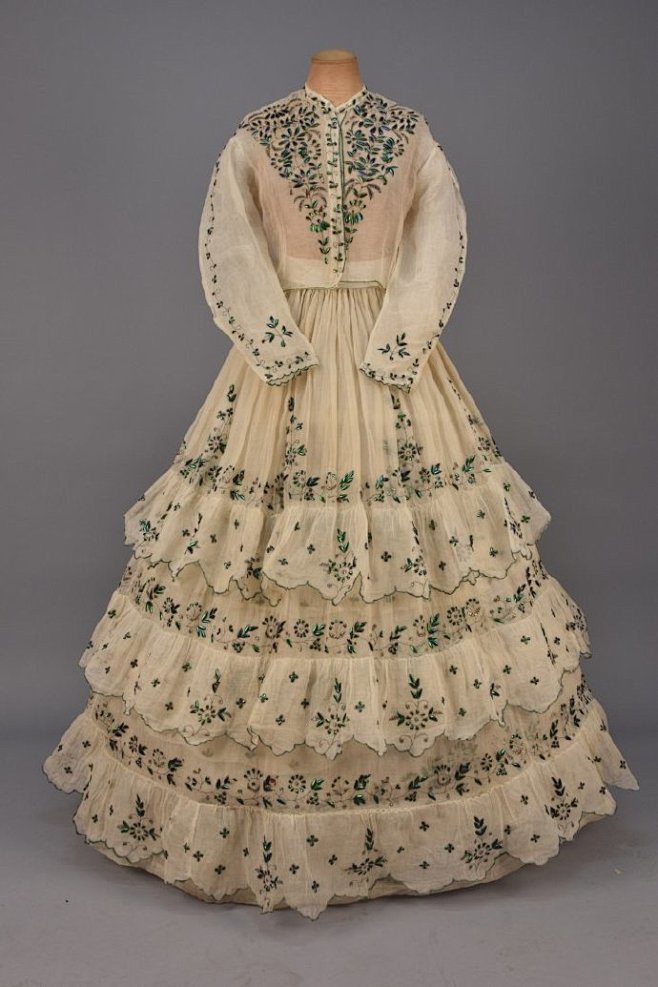 #服装# 日装，1860，白色玻璃纱叠层...