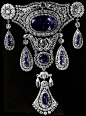 1825年，尼古拉沙皇送给妻子的蓝宝石胸针吊坠
