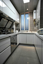 120平方米现代简约风格三室二厅大户型家居厨房整体橱柜装修效果图