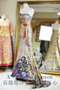 ANNA Collection是一个聚集多个国际国内知名品牌的婚纱礼服体验中心，跨足于设计和生产，提供婚礼所需的一切服装，无论是婚纱礼服、男士礼服、还是伴娘服、妈妈装、甚至是花童装都应有尽有。ANNA Collection始终坚持品质，拥有的款式采用进口面料，辅以国际化的设计理念。加上其潮流的风尚版型，让你亲身体验来自国际的潮流婚纱。此外，还能为特别的你量身定制你的梦想婚纱以偿夙愿.
联系人：Jane   15821768735