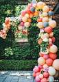 彩色气球的巧心搭配给你婚礼带来的灵感！