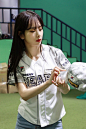 雪娥#宇宙少女雪娥##感性主唱雪娥#
【图图】180709 Starship Blog更新蚕室棒球场开球试打花絮图#雪娥# 11P-Part1  [资源by.居旻]

✔超话打卡签到雪娥
急招韩翻，资源，美工，美文等
☞微博群O雪娥微博粉丝群
☞企鹅群号码：493271095 ​ ​​​​