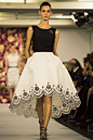 Oscar de la Renta's Spring / Summer 2015 collection - laser lace effect hem of skirt 衣摆设计 下摆设计 服饰细节 礼服成衣细节