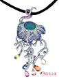Dior高级珠宝——幻彩水母吊坠，金镶彩色蓝宝石、钻石及蛋白石和碧玺的幻彩水母吊坠约￥2,150,000@北坤人素材