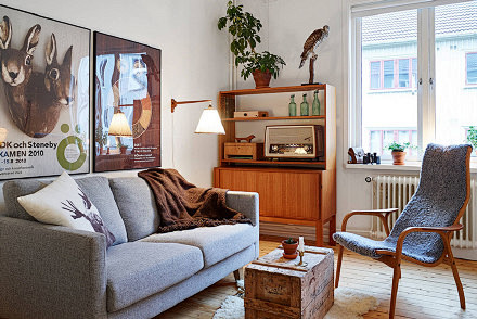 34平米瑞典北欧复古风公寓。以客厅为布置...