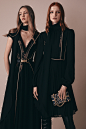 Elie Saab Pre-Fall 2019 Fashion Show : The complete Elie Saab Pre-Fall 2019 fashion show now on Vogue Runway.