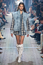 Isabel Marant Spring 2019 Ready-to-Wear Fashion Show : The complete Isabel Marant Spring 2019 Ready-to-Wear fashion show now on Vogue Runway.