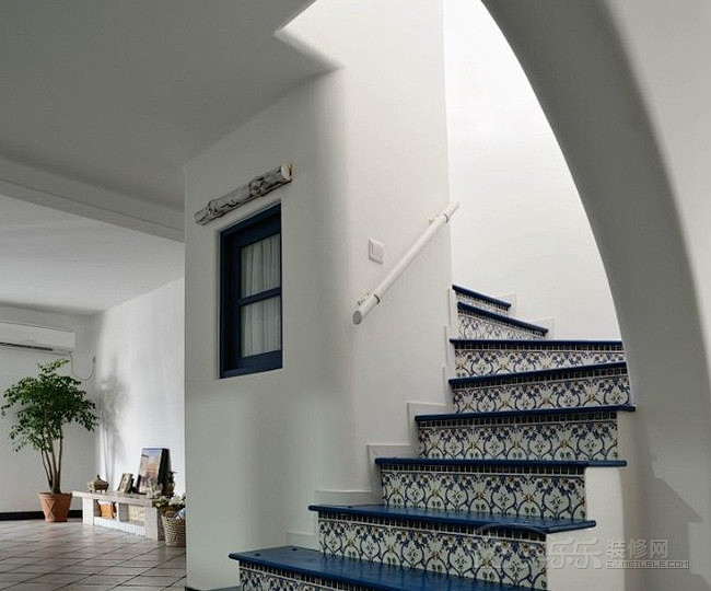 180㎡四居室地中海风格联排别墅楼梯装修...