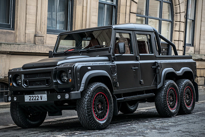 Land Rover Defender ...