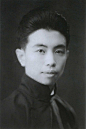 陈少梅 
陈少梅（1909年4月至1954年9月），男，汉族，名云彰，又名云鹑，号升湖，字少梅，以字行。生于湖南衡山的一个书香之家，自幼随父学习书画诗文，深受中国传统文化的熏陶。15岁加入金北楼、陈师曾等发起组织的“中国画学研究会”，17岁成为名噪一时的“湖社画会”之骨干，22岁主持“湖社天津分会”，成为津门画坛领袖。1930年他的作品获“比利时建国百年国际博览会”美术银奖，以后开始在画坛崭露头角，成为京津一带颇有影响的画家。新中国成立后，他任中国美术家协会天津分会主席、天津美术学校校长。