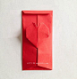 红包在生活中是必不可少的物品，参加婚礼包红包的时候如果我们能用自己亲手DIY的心形红包，意义也一定非凡。就给大家分享一个心形红包的折法图解教程，想学习如何手工折纸红包的朋友一定不要错过。 #DIY# #纸艺# #手工#