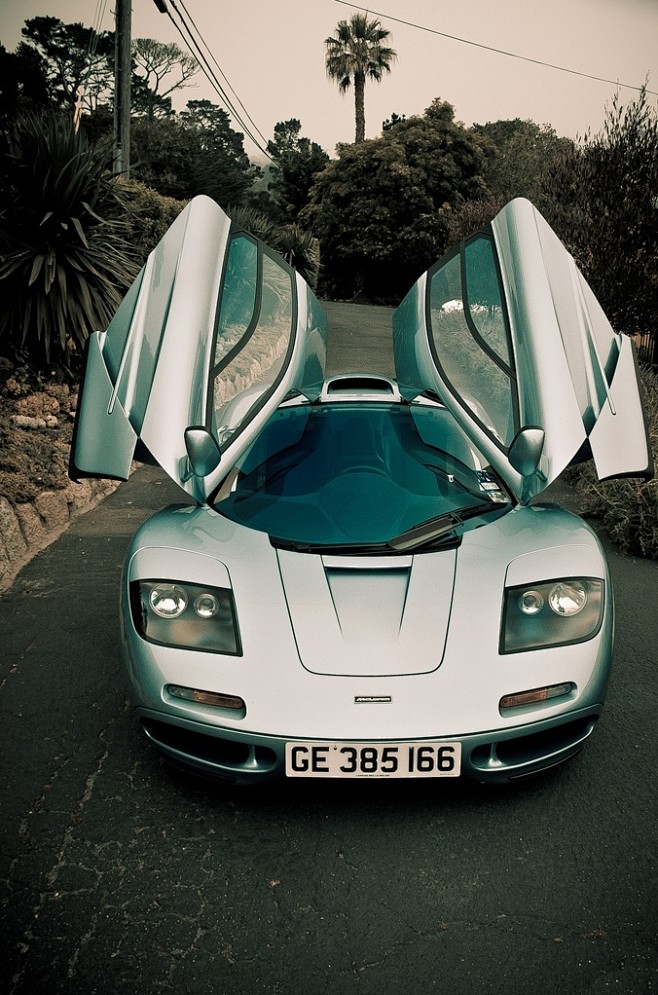 McLaren F1.