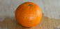 这样处理橘子就不会弄得汁到处是，也不怕弄脏手啦~ 吃橘子新技能 ✔