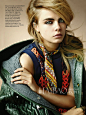 卡拉·迪瓦伊 (Cara Delevingne) 演绎《Vogue》英国版2014年9月刊时尚大片