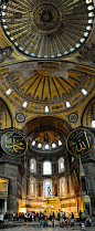 圣索菲亚大教堂（希腊语：Ἁγία Σοφία，英语：Holy Wisdom, Sancta Sophia；拉丁语：Sancta Sapientia；土耳其语：Ayasofya）是位于现今土耳其伊斯坦布尔的宗教建筑，有近一千五百年的漫长历史，因其巨大的圆顶而闻名于世，是一幢“改变了建筑史”的拜占庭式建筑典范