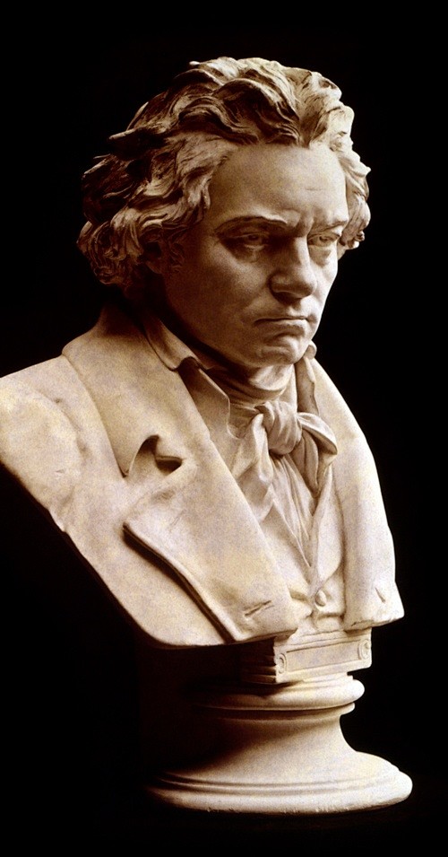 Beethoven bust statu...