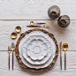 Entertaining inspiration: tablescapes by Casa de Parrin : My new dining table arrived yesterday and all I can think about is throwing 
a dinner party. It's been a while since I have come up with a pretty 
tablescape. I'm currently toying with black, gold 