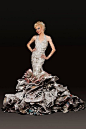 Fashion and Art Trend: Recycled Fashion: Beautiful Dresses made out of Newspaper