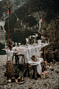 This waterfront sweetheart table from this Austrian elopement inspo is too gorgeous | Image by Kathrin Krok Fotografie