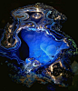 美丽天鹅绒蓝铜矿，1890年发现于美国亚利桑那州,，重约4.9公斤直径大约是23厘米。