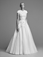 Viktor & Rolf Bridal Fall 2018 Fashion Show : See the complete Viktor & Rolf Bridal Fall 2018 collection.