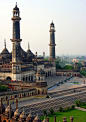 Asfi Mosque at Bara Imambara Complex in Lucknow, India (by KhaLeeL).