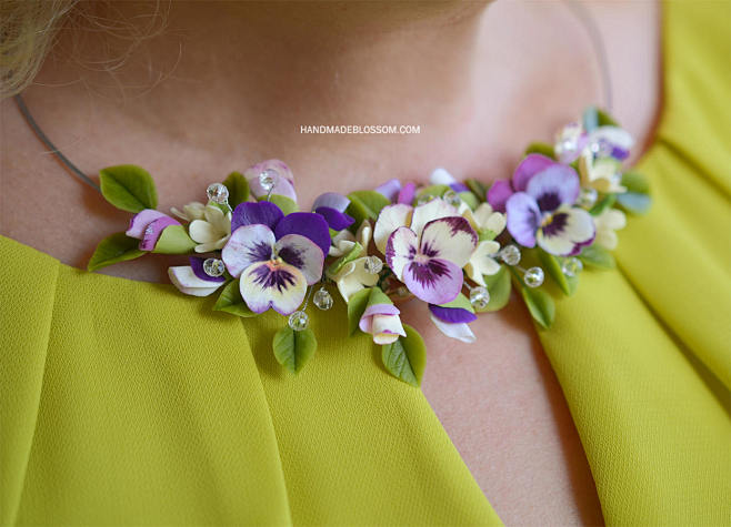 Pansy necklace, Pans...