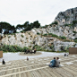意大利的峭崖中嵌入了一个自然圆形露天剧场,致谢 AM3 Architetti Associati