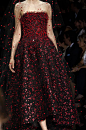 Armani Privé Fall 2014 Couture Collection
Giorgio老头今秋下定决心干掉全部娇气的所谓的“密恐” =_=||