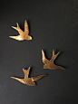 <a class="text-meta meta-mention" href="/m36044/">@Emily</a> Mughannam // EM DESIGN We fly together Gold porcelain wall art swallows Modern ceramic gold bird wall sculpture Bathroom kitchen bedroom home art Christmas gift: 