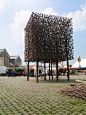 芬兰艺术家用树枝创作巨大惊人公共雕塑-中国公共艺术网|中国公共雕塑网雕塑