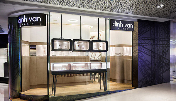 Dinh Van品牌饰品展柜设计