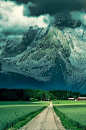 法国阿尔卑斯山的风暴
Mountain Storm, The French Alps