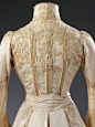 Wedding dress Place of origin: London, England (made) Date: 1902 (made) 18 June 1902 (worn) Artist/Maker: Houghton & Dalton (designer and maker)