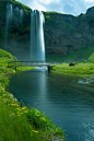 塞里雅兰瀑布瀑布，冰岛瀑布大桥