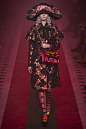 Gucci Spring 2017 Ready-to-Wear Fashion Show : The complete Gucci Spring 2017 Ready-to-Wear fashion show now on Vogue Runway.