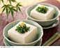 夏日美食-瓷碗中的豆腐