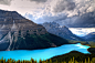落基山脉的沛托湖与云彩。加拿大