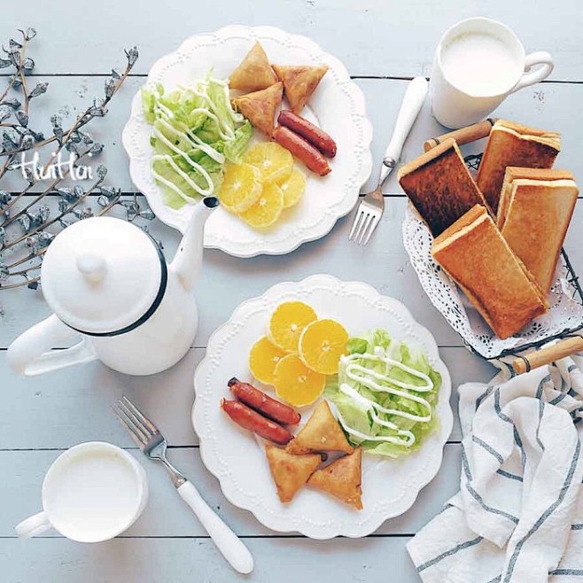 今日早餐：花生酱香蕉三明治+咖喱蔬菜角+...