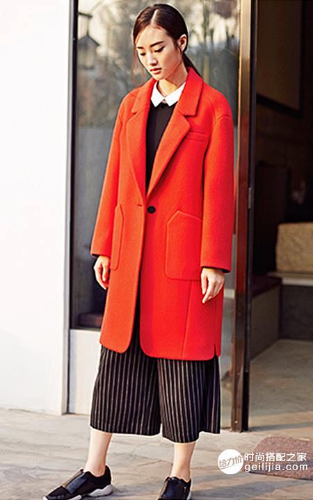 经典红色大衣，为冬季带来温暖，都说百年修...
