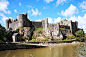 28917685-pembroke-castle-pembroke-pembrokeshire-wales-uk-on-the-river-cleddau-is-a-ruin-of-a-11th-century-med.jpg (1300×866)