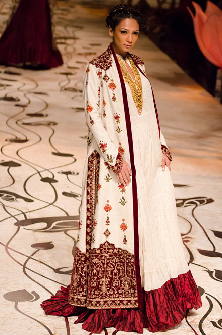 印度婚纱时装周，Rohit Bal’s ...